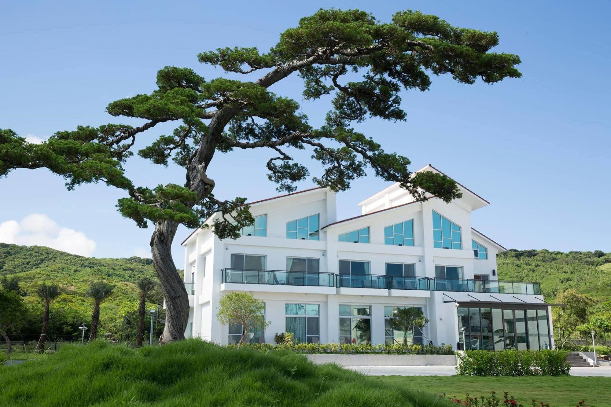墾丁椰林 海灘文旅 Hotel Cape Eluanbi Екстериор снимка
